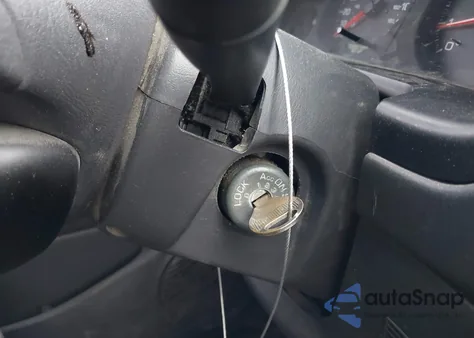 1999 Nissan Pathfinder Le/Se/Xe z USA, uszkodzony, nr VIN JN8AR05Y3XW303861